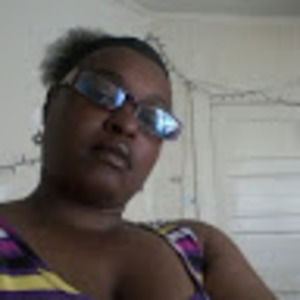 Meet your Posher, Adrienne